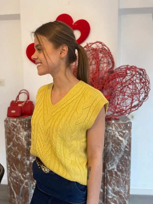débardeur en laine jaune