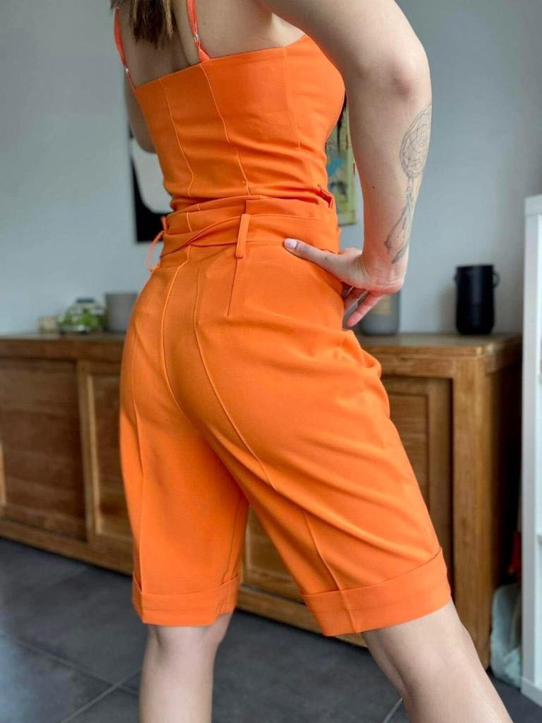 short jeanne orange