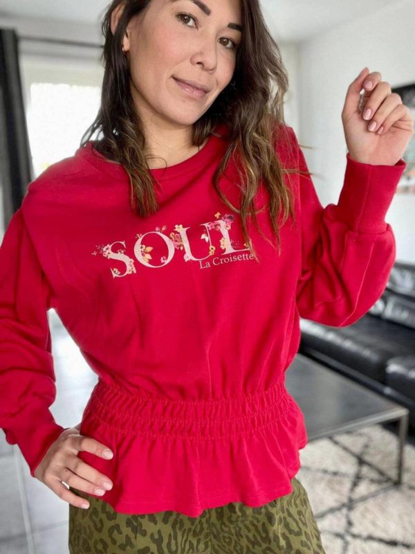 pull nia rouge